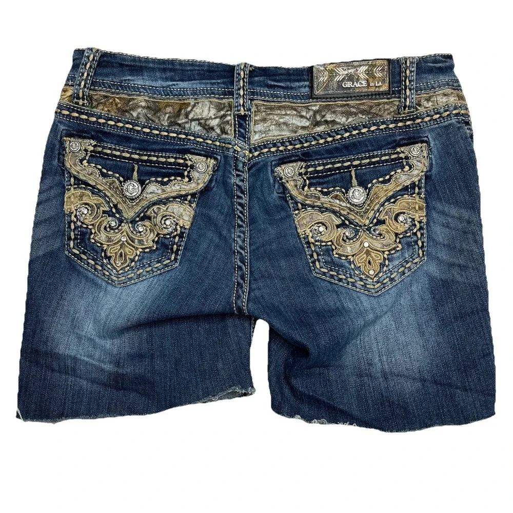 Grace in LA Denim Shorts Size 28 Distressed Embroidered Cutoff Western Y2K